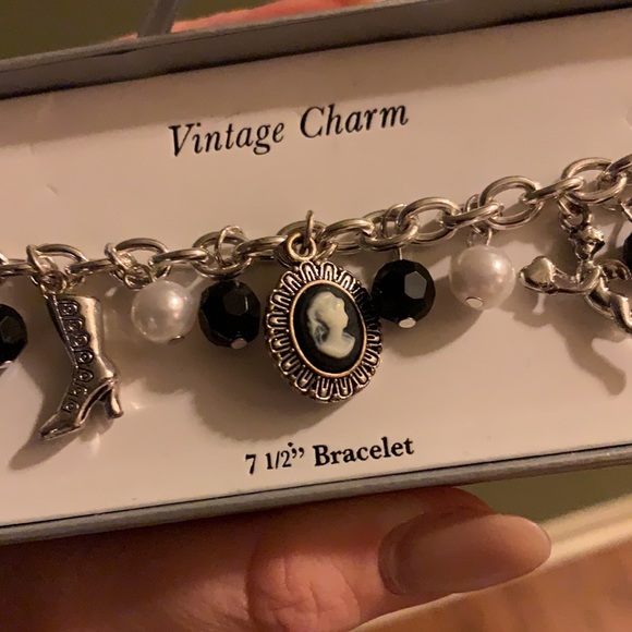 Funky charm bracelet - Picture 4 of 5